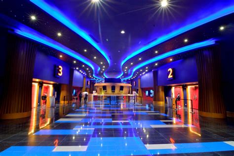 Now Open: Bonifacio High Street Cinemas .